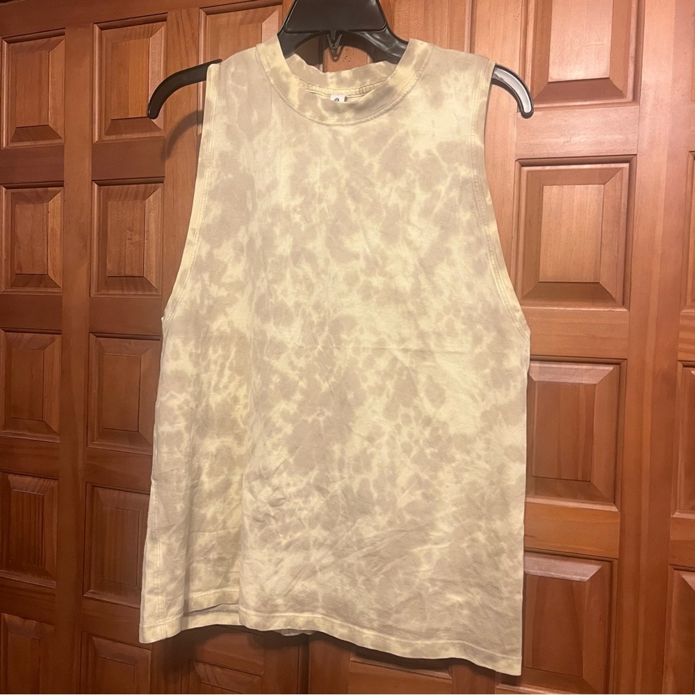 Lululemon Athletica Cream Sleeveless Muscle Tee Excellent Condition!